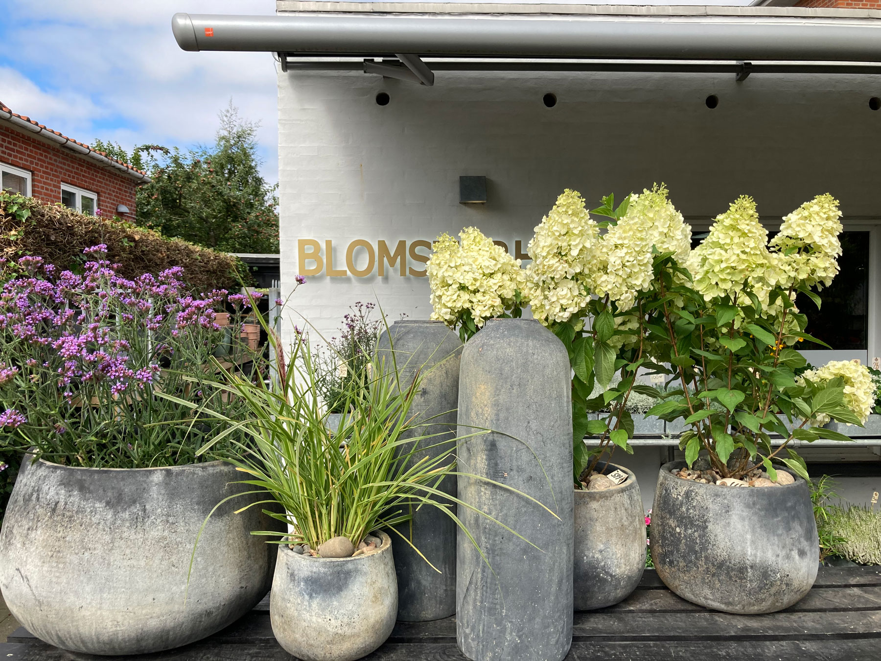 Blomsterbutik set fra gaden