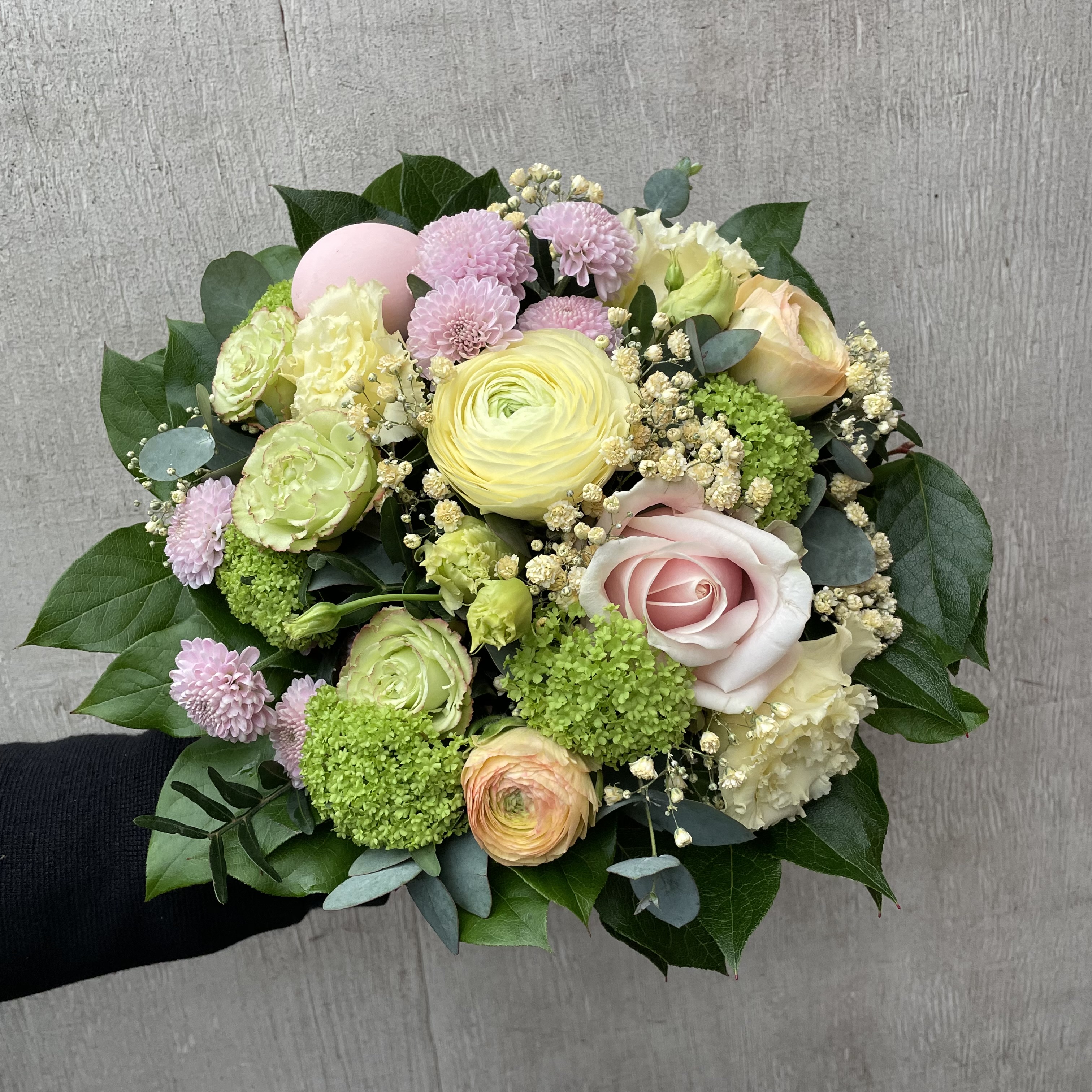 Lav/tæt påskebuket